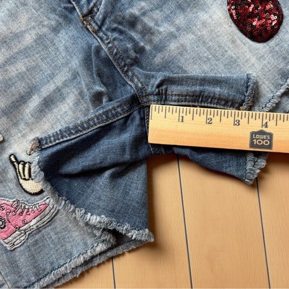 INDIGO REIN Distressed Denim Jean Shorts w/ Fun Patches – Size 11 Juniors - Picture 7 of 10